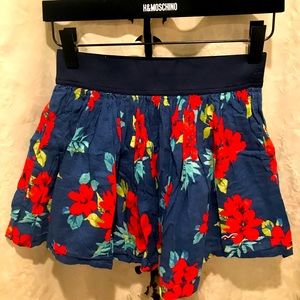 Hollister Mini navy Floral Skirts size M